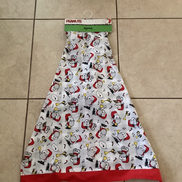 Peanuts Kitchen Peanuts Snoopy Holiday Apron Nwt Poshmark
